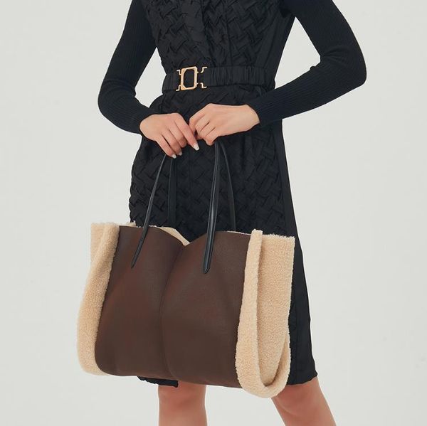 evening bags plush handbag stitching contrast color shoulder fashion trendy women's bag
evening bags plush handbag stitching contrast color shoulder fashion trendy women's bag