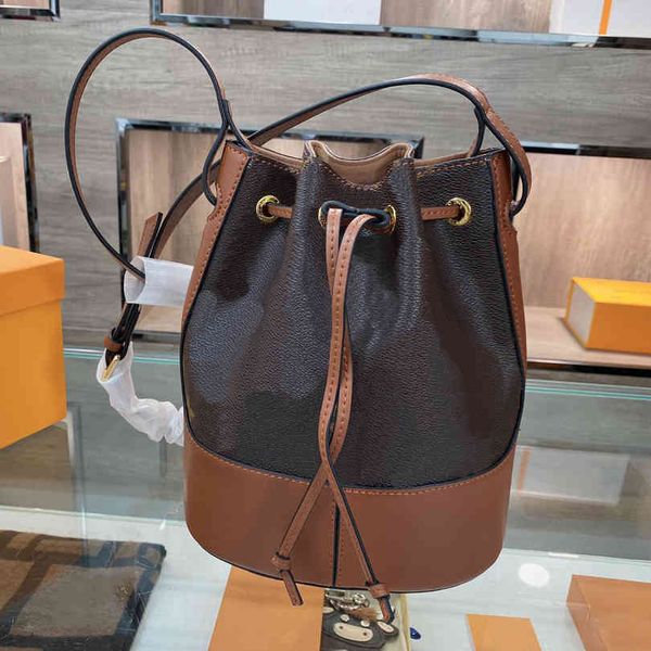 handbag branded crossbody mini luxurys bags designer tote bag shoulder_bag bucket women shoulder es fashion made of good material big brand
handbag branded crossbody mini luxurys bags designer tote bag shoulder_bag bucket women shoulder es fashion made of good material big brand