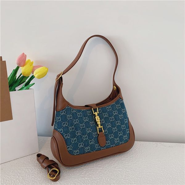 Luxury design handbag Denim underarm Bag Fashion French stick women's bag 5UL9
Luxury design handbag Denim underarm Bag Fashion French stick women's bag 5UL9