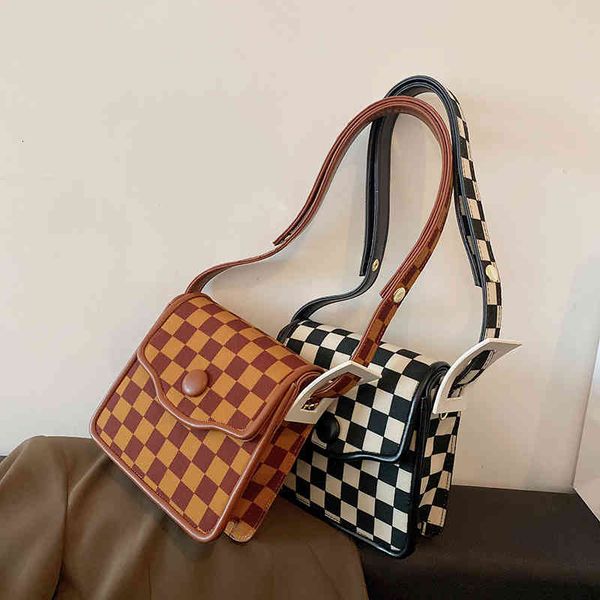 handbag korean popular underarm bag female 2021 fashion lattice one shoulder small square foreign style versatile messenger, Black;red
handbag korean popular underarm bag female 2021 fashion lattice one shoulder small square foreign style versatile messenger, Black;red