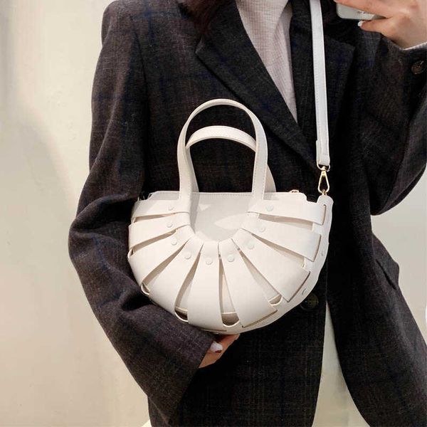 handbag woven shell design leather luxury tote for women 2021 new crossbody bag lady weave hand bags bolso sac c0601
handbag woven shell design leather luxury tote for women 2021 new crossbody bag lady weave hand bags bolso sac c0601