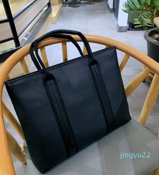 2021 luxury designer mens hand bag fish scale dogtooth male briefcase business clutch bags
2021 luxury designer mens hand bag fish scale dogtooth male briefcase business clutch bags