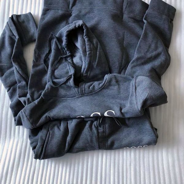 21ss men women tracksuits fashion hoodie + joggers suits with letter printed tracksuit sets reflective strip s-3xl, Gray
21ss men women tracksuits fashion hoodie + joggers suits with letter printed tracksuit sets reflective strip s-3xl, Gray