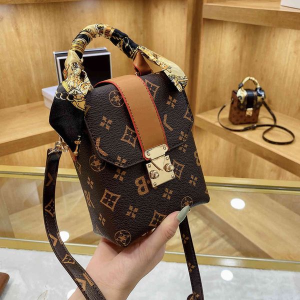 80% store online sales red style box bag female printed hip hop ins portable messenger handbag, Black;red
80% store online sales red style box bag female printed hip hop ins portable messenger handbag, Black;red