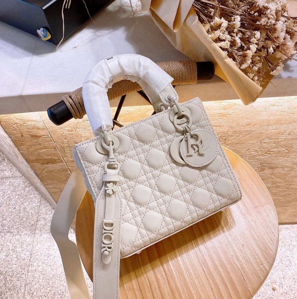 2021 lovely bag party star style luxury shoulder messenger crossbody women hand fashion bags handbags handbag -d5172, Red;black
2021 lovely bag party star style luxury shoulder messenger crossbody women hand fashion bags handbags handbag -d5172, Red;black