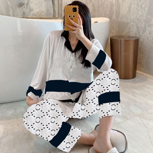 casual letters sleepwear soft touch velvet pajamas set women long sleeve cardigan classic nightgown ins style, Black;red
casual letters sleepwear soft touch velvet pajamas set women long sleeve cardigan classic nightgown ins style, Black;red