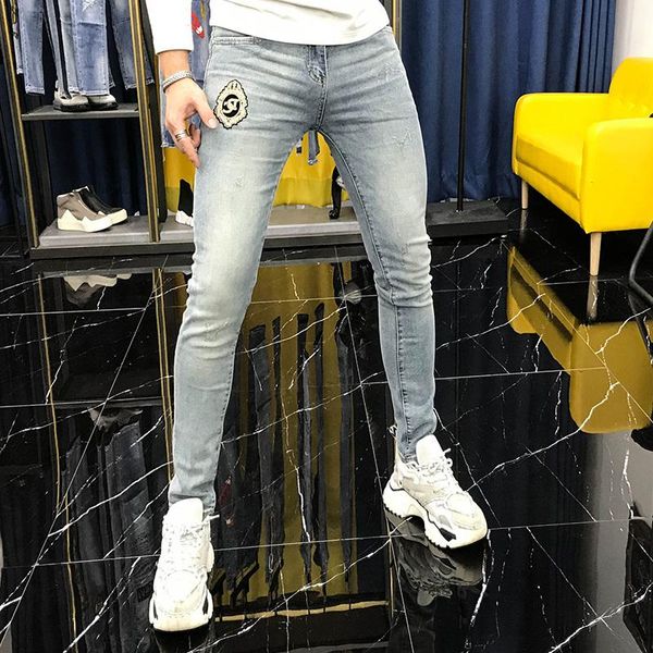 men's jeans 2021 summer thin wear badge embroidery youth stretch slim leggings light blue fashion 
men's jeans 2021 summer thin wear badge embroidery youth stretch slim leggings light blue fashion
