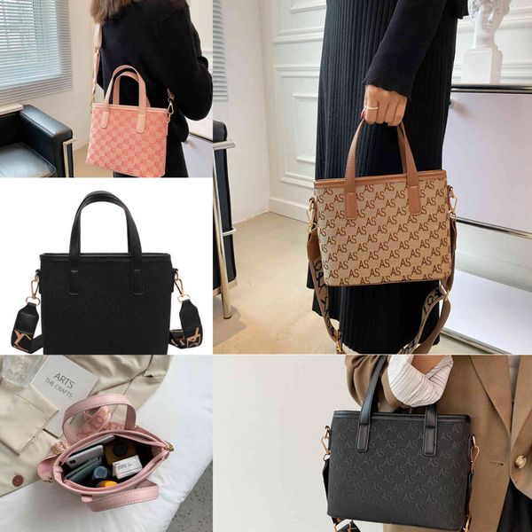 design new style versatile sling shoulder bag high sense leisure printed messenger purses outlet
design new style versatile sling shoulder bag high sense leisure printed messenger purses outlet