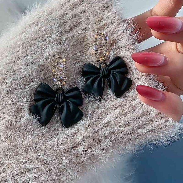 silver needle new black s925 bow earrings net red girl heart diamond fashion temperament bai da, Golden;silver
silver needle new black s925 bow earrings net red girl heart diamond fashion temperament bai da, Golden;silver