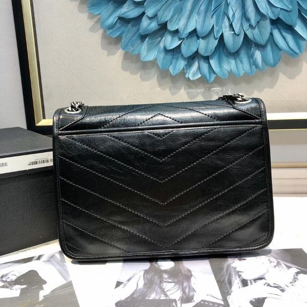 evening bags 2021 classic women's shoulder bag the most black noble oil wax leather metal chain fashion
evening bags 2021 classic women's shoulder bag the most black noble oil wax leather metal chain fashion