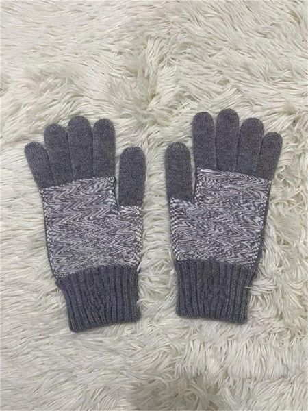 2022 luxury brand hat scarf glove sets women men designer scarves cap gloves winter outdoor ski warm beanies set box fashion accessories, Blue;gray
2022 luxury brand hat scarf glove sets women men designer scarves cap gloves winter outdoor ski warm beanies set box fashion accessories, Blue;gray