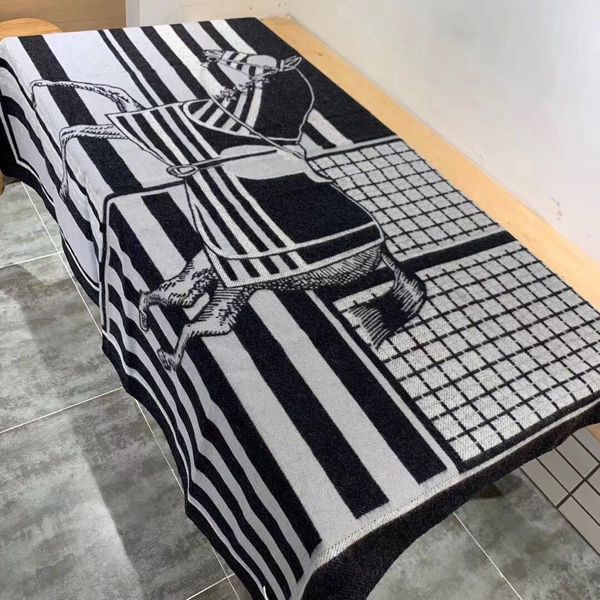 luxury designer cashmere wool carriage pattern blanket pillowcase shawl large size 170140cm thicken weight about 13kg for family
luxury designer cashmere wool carriage pattern blanket pillowcase shawl large size 170140cm thicken weight about 13kg for family