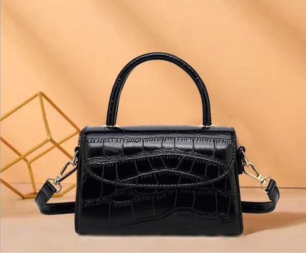 genuine leather 2021 new women designer bags handbags famous brands fashion designer large capacity ladies shoulder diagonal bag 261
genuine leather 2021 new women designer bags handbags famous brands fashion designer large capacity ladies shoulder diagonal bag 261