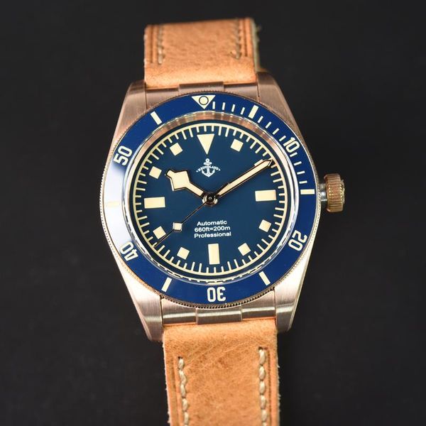 wristwatches hruodland 39mm retro bronze automatic men watches sapphire glass pt5000 sw200 mov't mechanical diving wrist watch for male, Slivery;brown
wristwatches hruodland 39mm retro bronze automatic men watches sapphire glass pt5000 sw200 mov't mechanical diving wrist watch for male, Slivery;brown