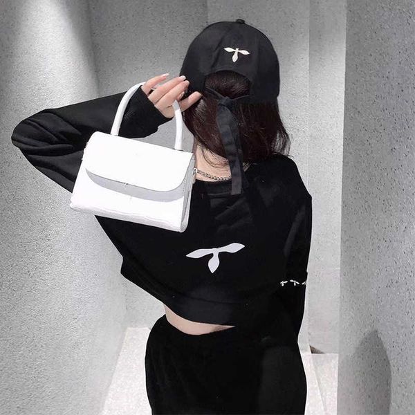 2021 autumn tide brand cotton long sleeve short open navel round neck pullover sports leisure fashion sweater set, Black;brown
2021 autumn tide brand cotton long sleeve short open navel round neck pullover sports leisure fashion sweater set, Black;brown