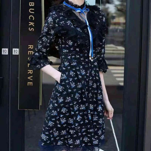summer style retro printing flowers frilly lace burnt bow sleeves thin temperament dress quality, Black;gray
summer style retro printing flowers frilly lace burnt bow sleeves thin temperament dress quality, Black;gray