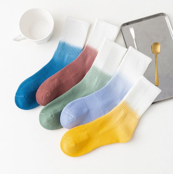 new simplicity gradient color tie-dye women socks cotton white vortex funny skateboard soft happy hiphop fashion girls sockings, White;pink
new simplicity gradient color tie-dye women socks cotton white vortex funny skateboard soft happy hiphop fashion girls sockings, White;pink