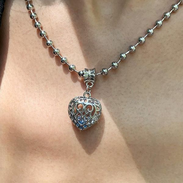 chokers vintage niche design three-dimensional carved hollow love box pendant necklace collarbone chain woman, Golden;silver
chokers vintage niche design three-dimensional carved hollow love box pendant necklace collarbone chain woman, Golden;silver