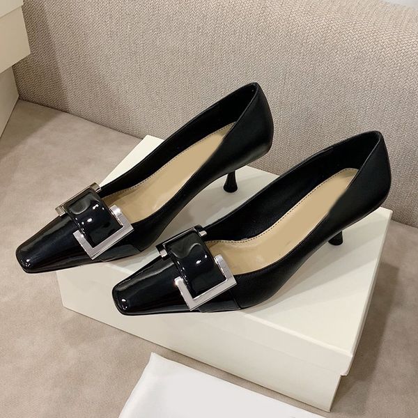 2021 summer women shoes fashion patent leather 5.5cm high heel buckle casual sandals lady metal cowhide letter work dress shoe black
2021 summer women shoes fashion patent leather 5.5cm high heel buckle casual sandals lady metal cowhide letter work dress shoe black