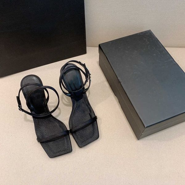 women dress shoes luxury designer sandals metal buttons 4.5cm/7.5cm/10cm black high heels sandal size 34-40 with box xx-0221
women dress shoes luxury designer sandals metal buttons 4.5cm/7.5cm/10cm black high heels sandal size 34-40 with box xx-0221