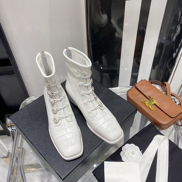 luxury and comfortable women's shoes designer button lace brand casual leather short boots with shoe box, Red;white
luxury and comfortable women's shoes designer button lace brand casual leather short boots with shoe box, Red;white