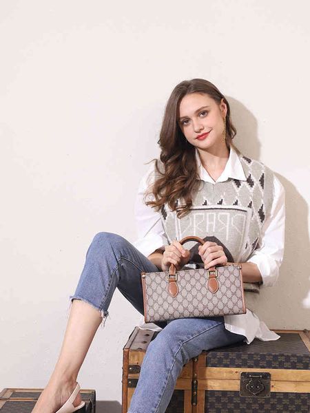 handbag tot armpit bag, magic stick small women's 2021 fashion portable square versatile one shoulder bag, Black;red
handbag tot armpit bag, magic stick small women's 2021 fashion portable square versatile one shoulder bag, Black;red