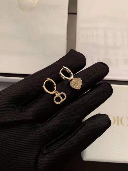 show diamond inlaid letter earrings luxury romantic love couple gift earrings girl with gift box package, Golden
show diamond inlaid letter earrings luxury romantic love couple gift earrings girl with gift box package, Golden
