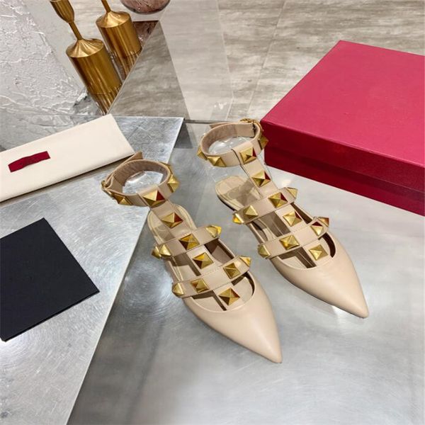 luxury designer spring/summer 2021 sandals small and delicate tip with domineer rivet design colorful colors, Black
luxury designer spring/summer 2021 sandals small and delicate tip with domineer rivet design colorful colors, Black