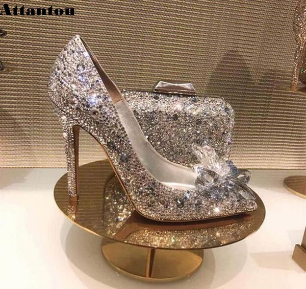 shoe black crystal cinderella high gladiator, thin women's heels, strass, slip in party shoes, size 33 to 41.
shoe black crystal cinderella high gladiator, thin women's heels, strass, slip in party shoes, size 33 to 41.