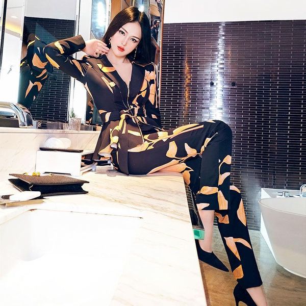 women's two piece pants women 2021 spring autumn floral printed elegant 2 set female long sleeve blazer and pant office lady outfits z3, White
women's two piece pants women 2021 spring autumn floral printed elegant 2 set female long sleeve blazer and pant office lady outfits z3, White