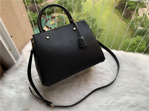 designer bag shoulder women's fashion messenger bag half moon handbag luxury leather classic hourglass bag letter 2022
designer bag shoulder women's fashion messenger bag half moon handbag luxury leather classic hourglass bag letter 2022