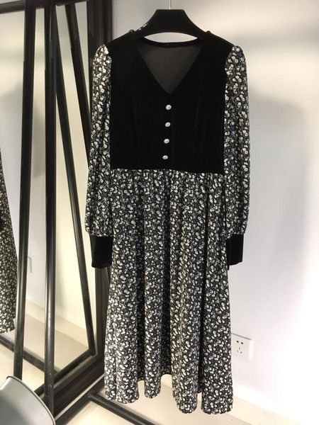 ladies fashion long-sleeved v-neck lamp velvet stitching print retro style dress 0109 casual dresses, Black;gray
ladies fashion long-sleeved v-neck lamp velvet stitching print retro style dress 0109 casual dresses, Black;gray