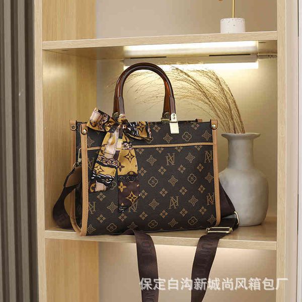 2022 factory outlet fashion letter handbag women summer middle-aged women's bag fashion large capacity one shoulder messenger bag mynn
2022 factory outlet fashion letter handbag women summer middle-aged women's bag fashion large capacity one shoulder messenger bag mynn