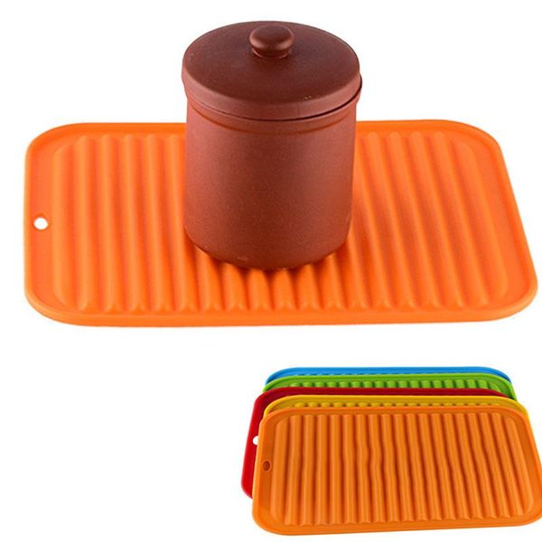 table runner silicone wave pattern insulation mat kitchen storage dish cup drying rack holder drainer dryer tray tableware water drainning
table runner silicone wave pattern insulation mat kitchen storage dish cup drying rack holder drainer dryer tray tableware water drainning