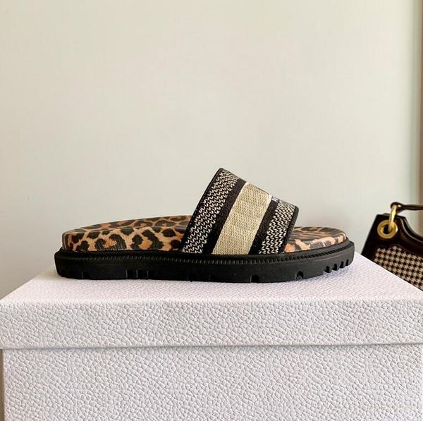 ladies platform slippers designer brand embroidered logo ladies flat slippers fashion casual women beach slippers, Black
ladies platform slippers designer brand embroidered logo ladies flat slippers fashion casual women beach slippers, Black