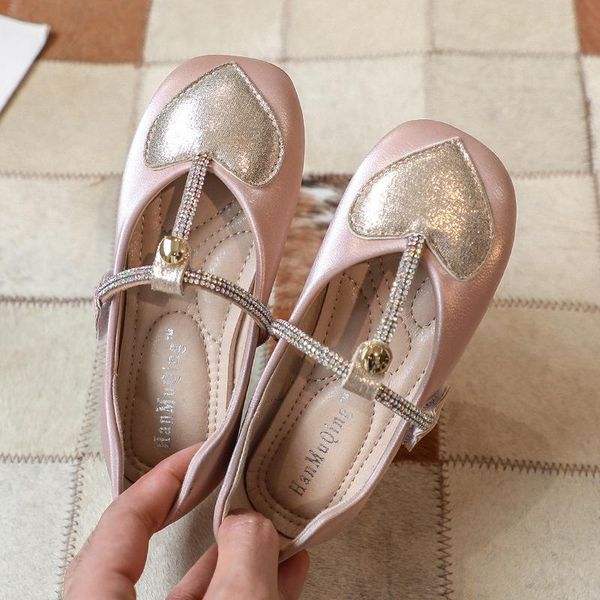 flat shoes girl' princess little girl foreign style love diamond t-band dance sole 1-6 years, Black;grey
flat shoes girl' princess little girl foreign style love diamond t-band dance sole 1-6 years, Black;grey