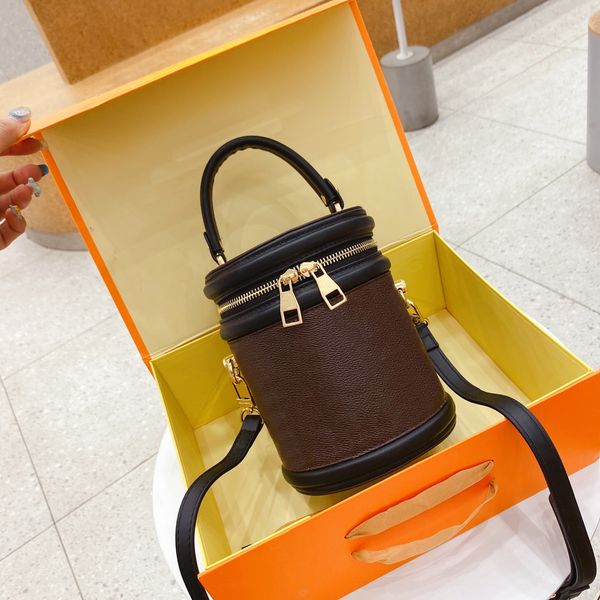 luxury bucket bag ladies barrel-shaped handbag designer round buckets single shoulder messenger bags cosmetic clutch fashion evening bag
luxury bucket bag ladies barrel-shaped handbag designer round buckets single shoulder messenger bags cosmetic clutch fashion evening bag
