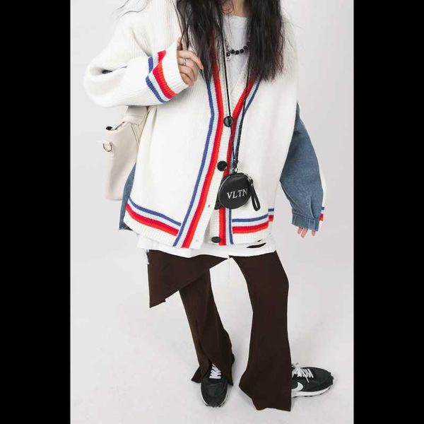 women's sweaters vintage stitched denim fake two-piece 2021 autumn and winter trend asymmetric sweater, White;black
women's sweaters vintage stitched denim fake two-piece 2021 autumn and winter trend asymmetric sweater, White;black