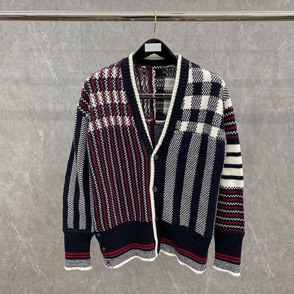 tb2019 new street color matching cardigan long sleeve loose v-neck men's sweater, White;black
tb2019 new street color matching cardigan long sleeve loose v-neck men's sweater, White;black