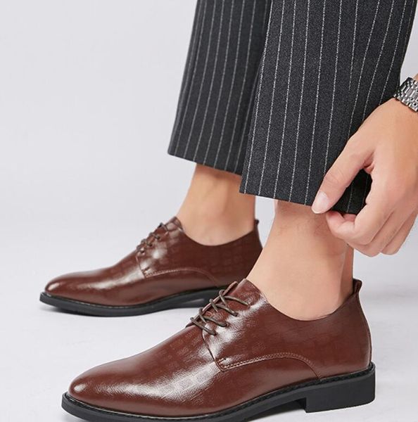 2022 genuine leather men's dress shoes handmade office business wedding blue black luxury lace up formal oxfords mens
2022 genuine leather men's dress shoes handmade office business wedding blue black luxury lace up formal oxfords mens
