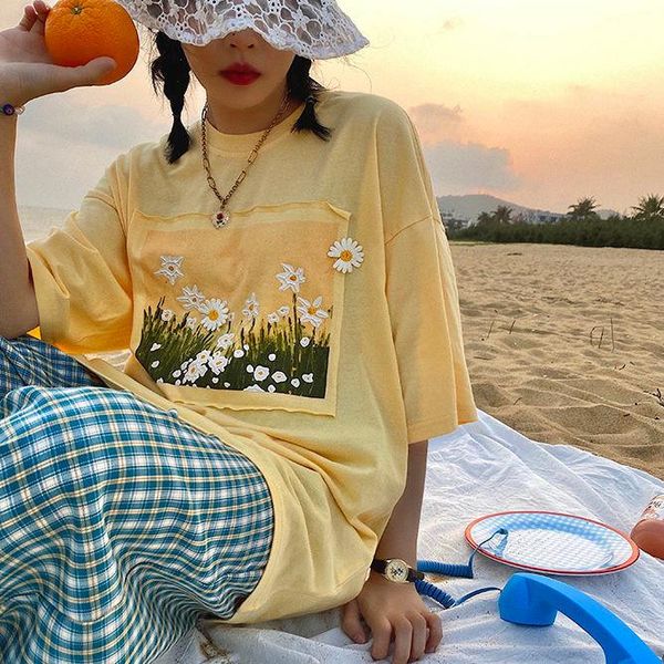 women's t-shirt 2021 korean version of literary cloth stickers daisy print couple women oversized fashion casual short sleeve, White
women's t-shirt 2021 korean version of literary cloth stickers daisy print couple women oversized fashion casual short sleeve, White