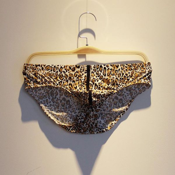 2021young men's underwear elastic and comfortable briefs ice silk refreshing breathable japanese printed leopard low waist underpants, Black;white
2021young men's underwear elastic and comfortable briefs ice silk refreshing breathable japanese printed leopard low waist underpants, Black;white