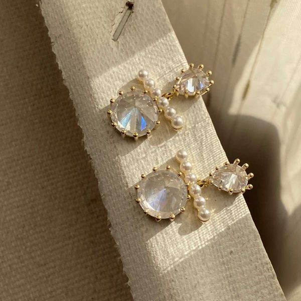 30 / 47 niche design pearl rhinestone earrings women's super sparkle zircon crystal earrings small fresh earrings h6-1, Silver
30 / 47 niche design pearl rhinestone earrings women's super sparkle zircon crystal earrings small fresh earrings h6-1, Silver