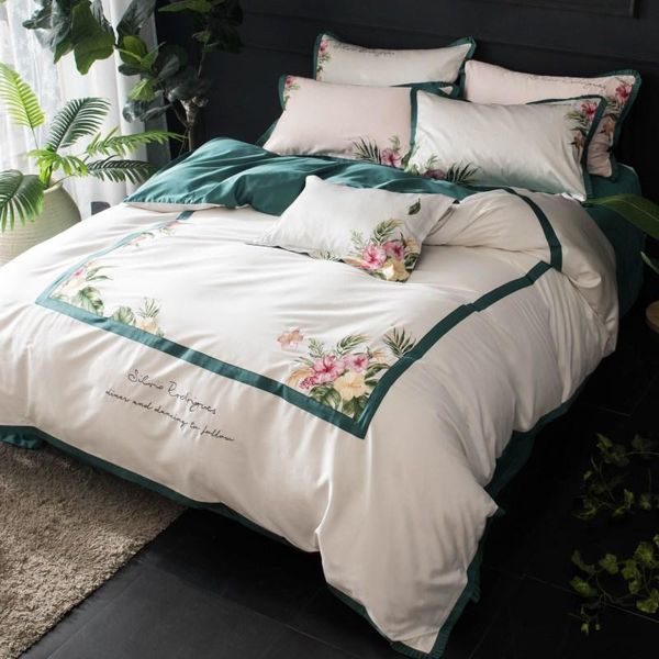 bedding sets  king size set white pink flower pattern embroidery duvet cover soft bedspread on the bed linen for home 4pcs 
bedding sets  king size set white pink flower pattern embroidery duvet cover soft bedspread on the bed linen for home 4pcs