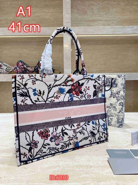 women's classic fashion luxury designer brand tote bag printing jacquard fabric shoulder shopping handbag
women's classic fashion luxury designer brand tote bag printing jacquard fabric shoulder shopping handbag