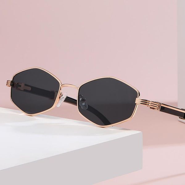 sunglasses fishing for men vintage driving outdoors comfortable leisure personality european and american 2021 trend, White;black
sunglasses fishing for men vintage driving outdoors comfortable leisure personality european and american 2021 trend, White;black