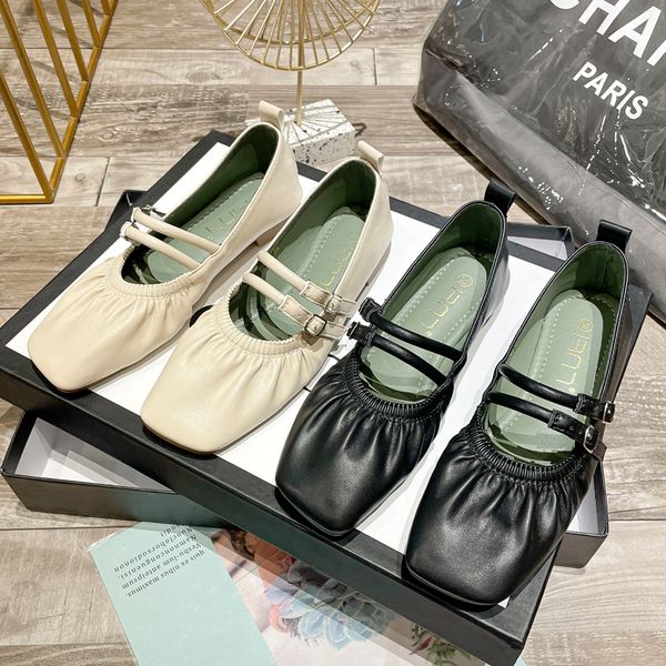 enlarged 34 to 43 yards, spring and autumn new casual flat dress shoes, r shoe mouth pull rubber band, soft microfiber fabric, comfortable f, Black
enlarged 34 to 43 yards, spring and autumn new casual flat dress shoes, r shoe mouth pull rubber band, soft microfiber fabric, comfortable f, Black