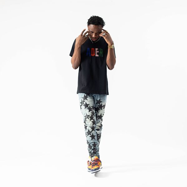 fog am high street fashion brand covered with stars, pasted skin, pentagram, patched holes, washing water, used jeans, man, Blue
fog am high street fashion brand covered with stars, pasted skin, pentagram, patched holes, washing water, used jeans, man, Blue