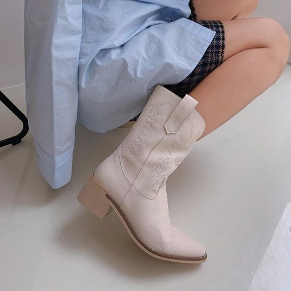 dress shoes the layer is made of tip embroidered sleeve heel western cowboy boots, and, Black
dress shoes the layer is made of tip embroidered sleeve heel western cowboy boots, and, Black