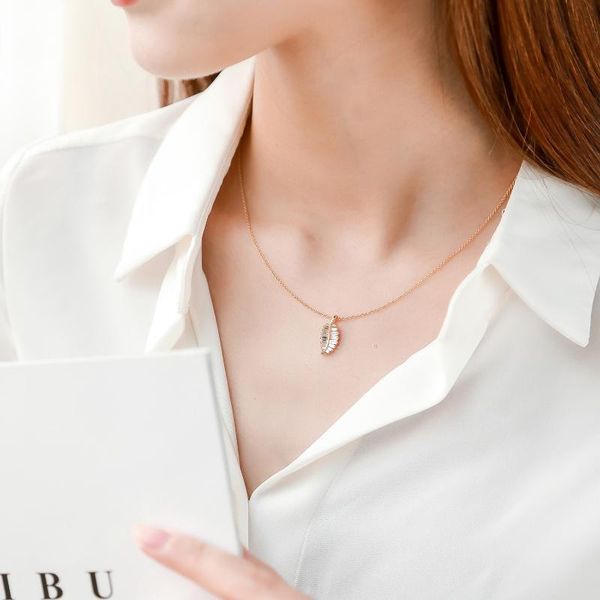 Brillian 2021 Korean Gold Cubic Zirconia Leaf Lady Necklace Pendant Wedding Party Fashion Jewelry Egirl Gift Necklaces, Silver
Brillian 2021 Korean Gold Cubic Zirconia Leaf Lady Necklace Pendant Wedding Party Fashion Jewelry Egirl Gift Necklaces, Silver
